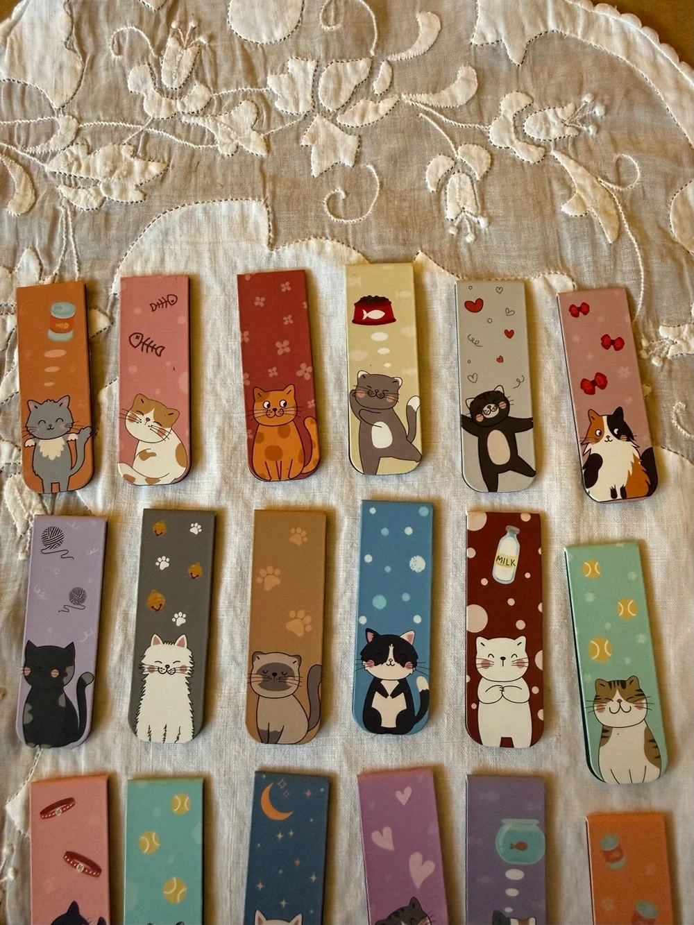 2 set Cat Magnetic Bookmarks - Random Selection or comment which cat color